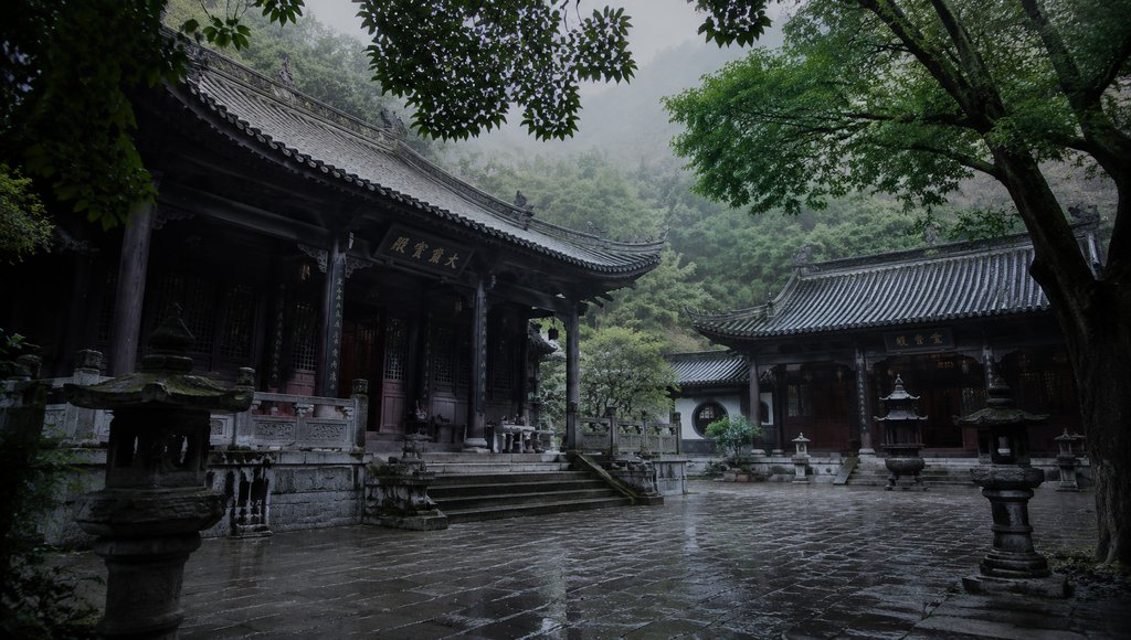 古色古香的尼姑庵堂,青瓦飞檐,石灯静立,雾气缭绕山林间,写实风格